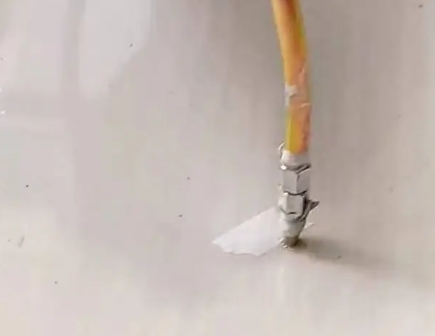 正阳瓷砖空鼓维修公司专业解答在瓷砖铺贴过程中，如果使用的砂料过粗（如全部使用了粗砂），可能会导致以下问题